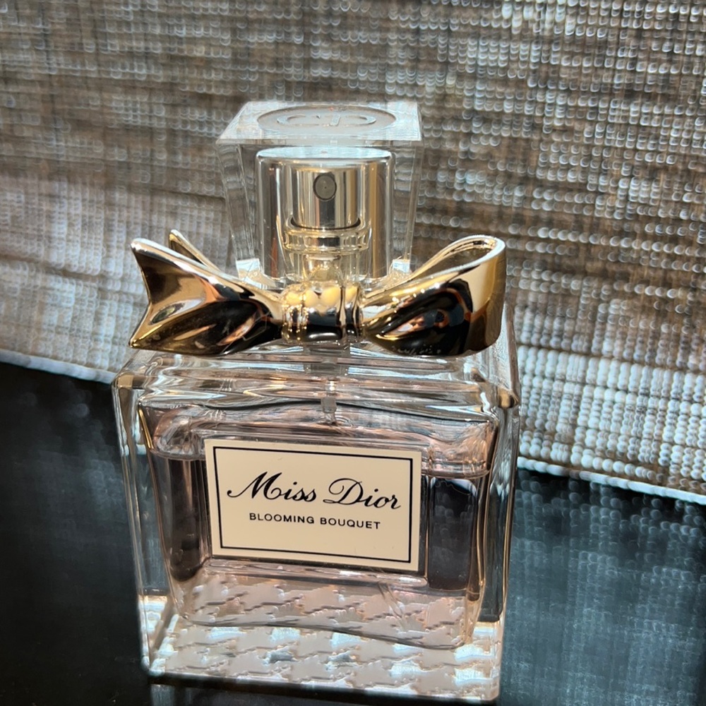 Perfume Miss Dior / absolutely blooming